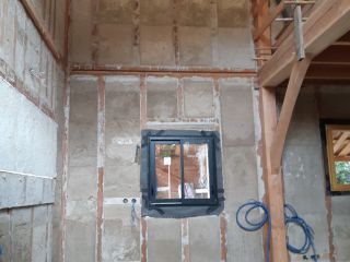 Enduit finitions Terre sur Maison Cob-Drôme